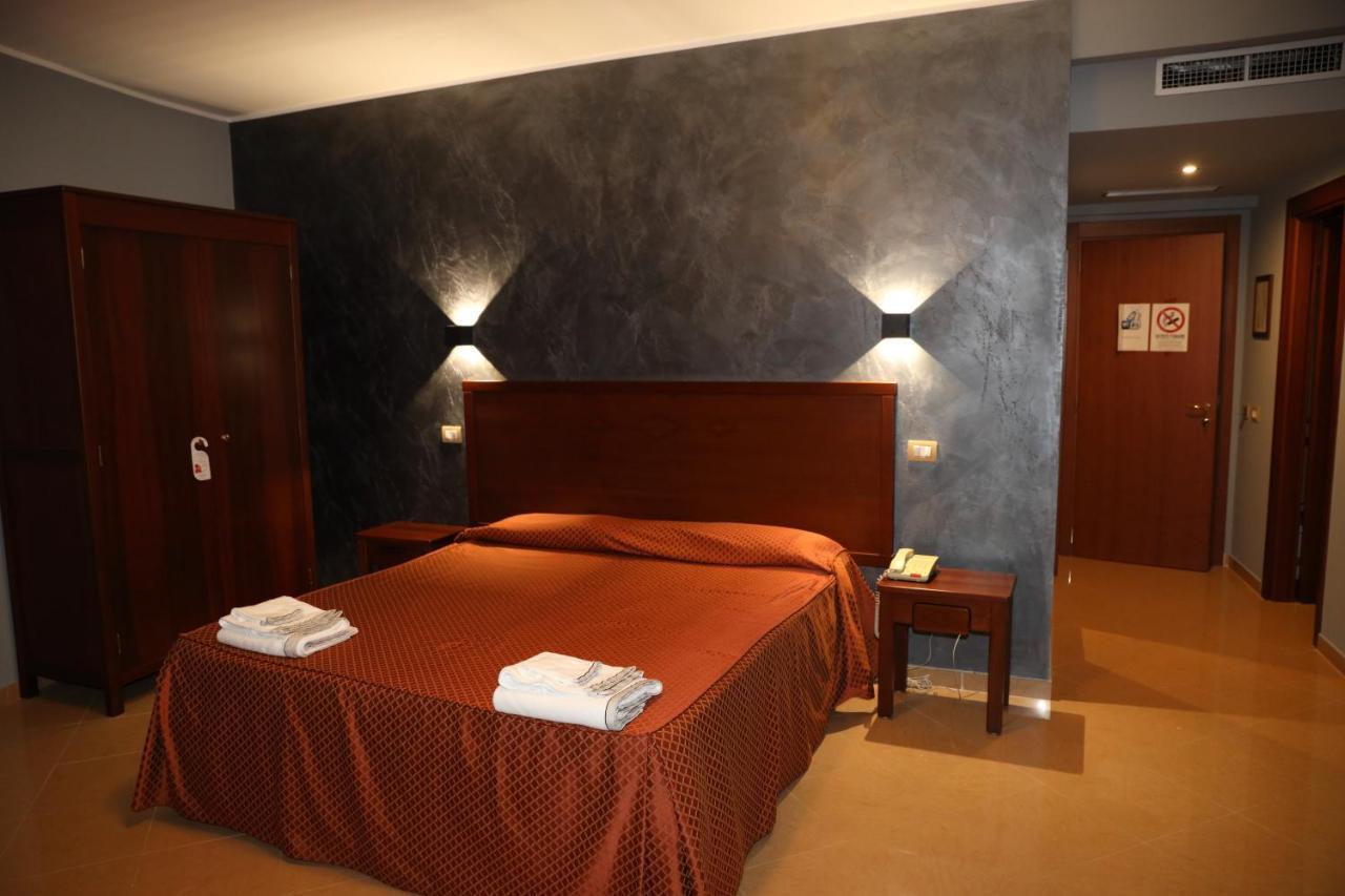 Citta Della Notte Hotel เอากุสตา ภายนอก รูปภาพ