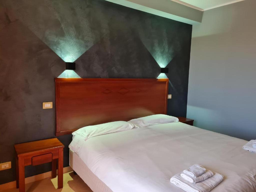 Citta Della Notte Hotel เอากุสตา ภายนอก รูปภาพ