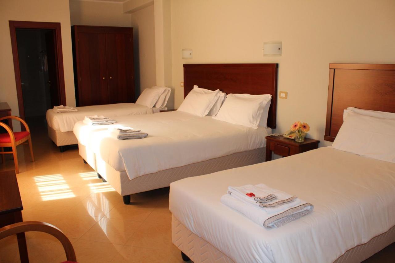 Citta Della Notte Hotel เอากุสตา ภายนอก รูปภาพ