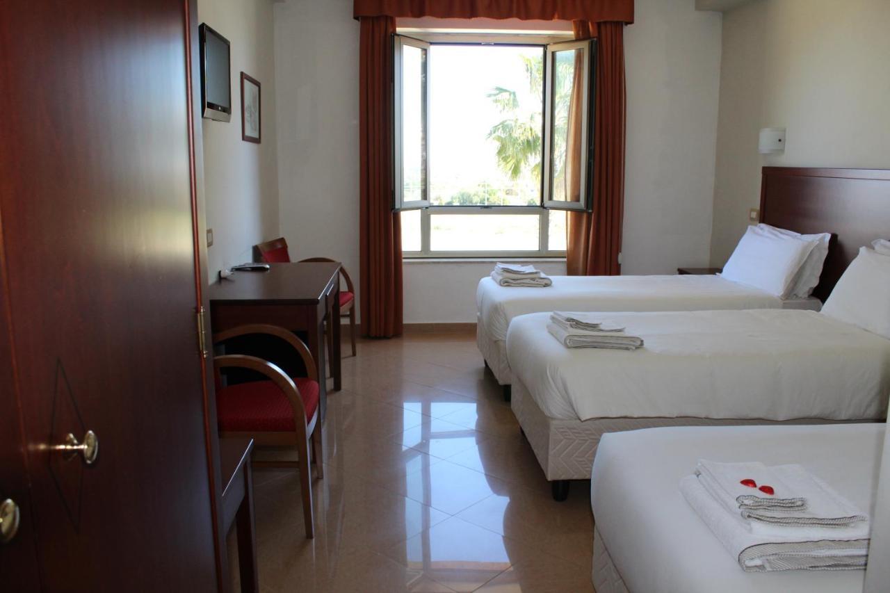 Citta Della Notte Hotel เอากุสตา ภายนอก รูปภาพ